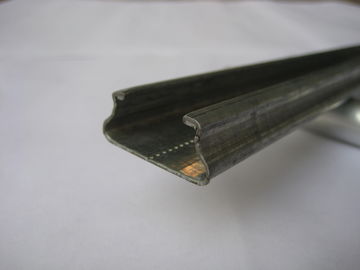 6000mm profile stalowe ocynkowane do plastikowej siatki bezpieczeństwa, o grubości 0.7mm
